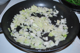 Steps for Pan-fried Chicken Nuggets with Mushroom Sauce