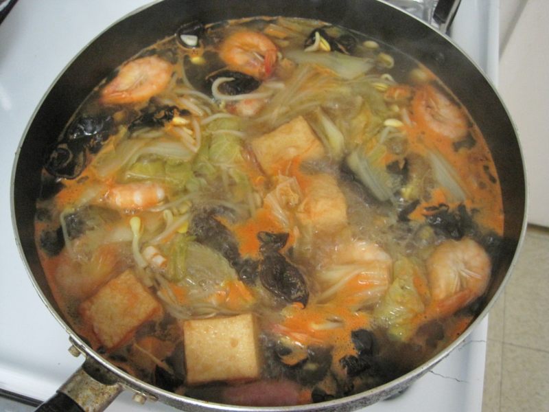 Steps to Cook Soybean Sprout and Fresh Shrimp Soup