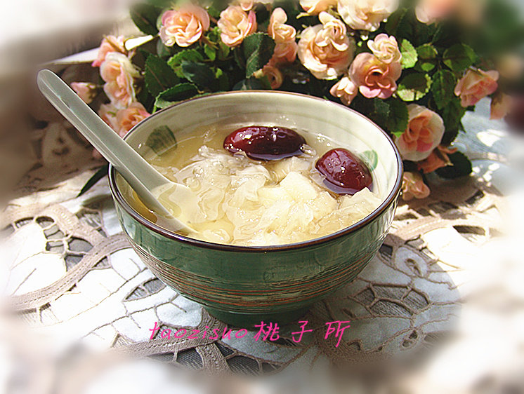 Red Date, Snow Pear, and Tremella Sugar Water