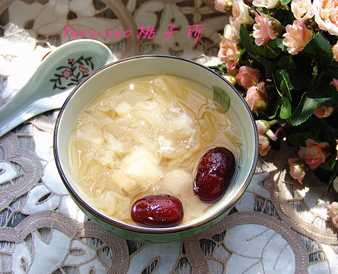 Red Date, Snow Pear, and Tremella Sugar Water