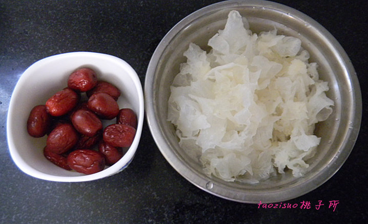 Steps to Make Red Date, Snow Pear, and Tremella Sugar Water