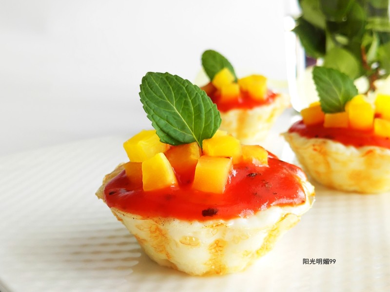 Steps to Make Flower-shaped Baked Egg Cups