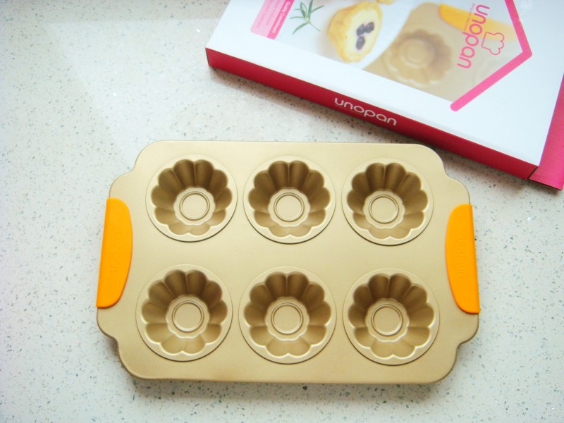 Steps to Make Flower-shaped Baked Egg Cups