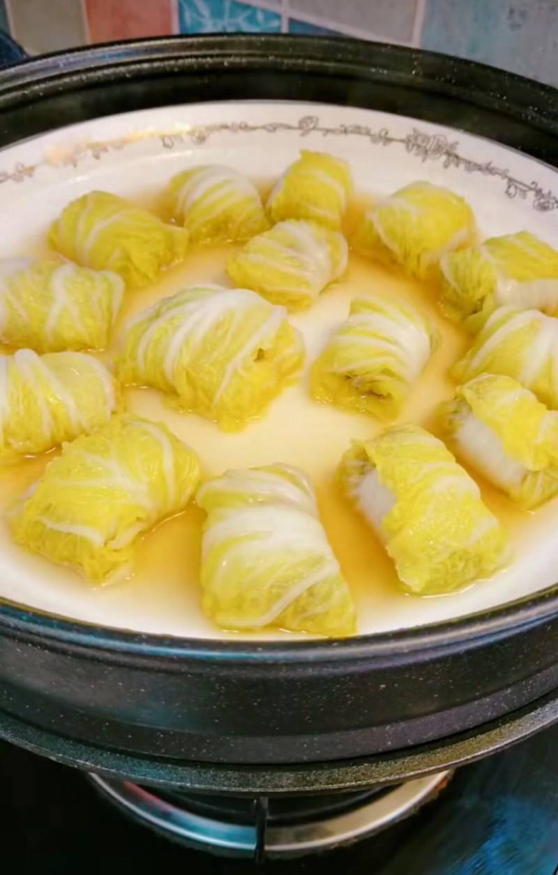 Braised Pork Rolls with Chinese Cabbage Detailed Cooking Steps