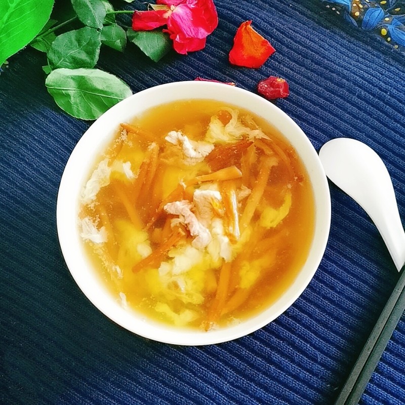 Steps for making Huanghuaicai Roupian Tang (Yellow Flower Vegetable and Meat Soup)