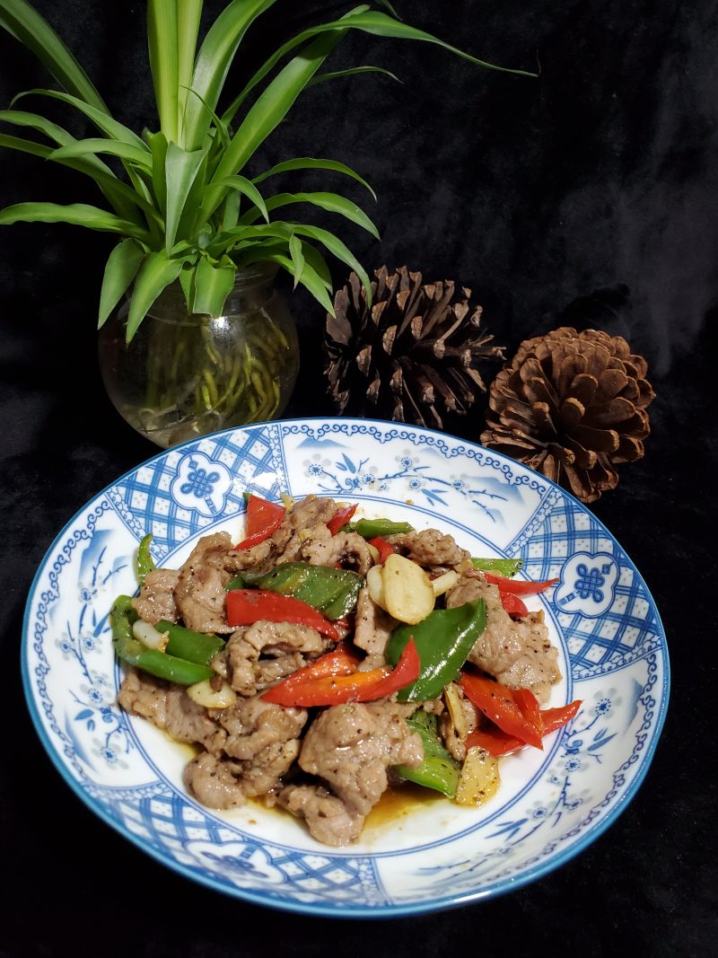 Steps for Stir-fried Black Pepper Beef with Green and Red Peppers