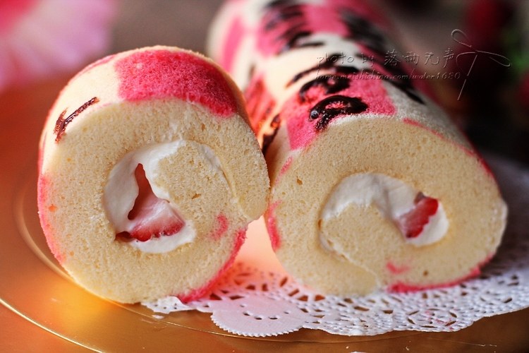 New Year's Happy Cake Roll