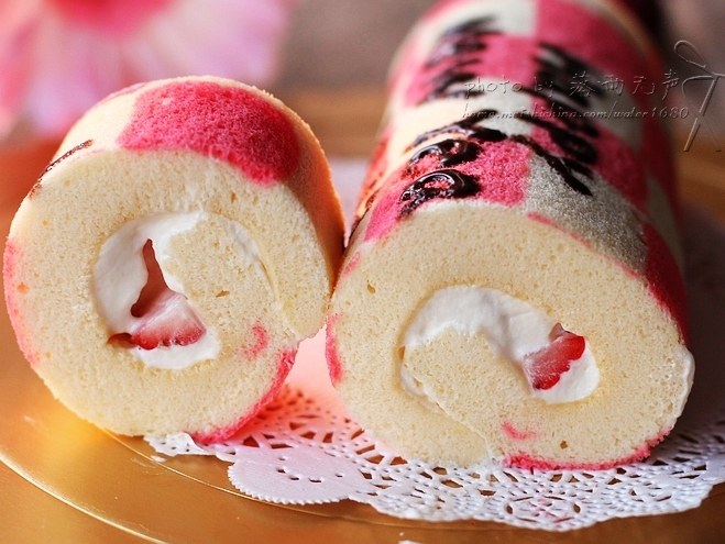 Steps to make New Year's Happy Cake Roll