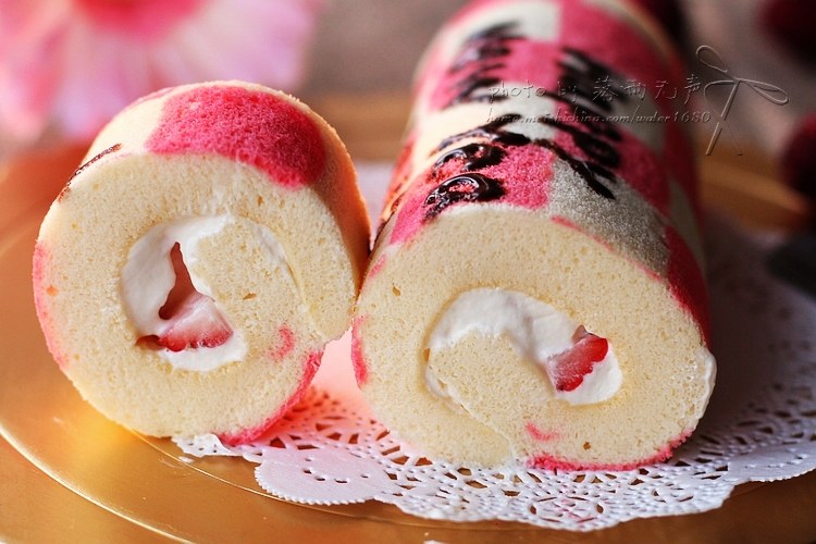 New Year's Happy Cake Roll