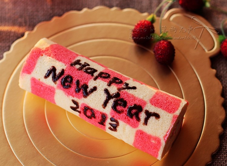 New Year's Happy Cake Roll