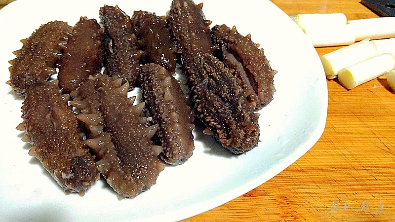 Steps for Making Scallion Oil Sea Cucumber