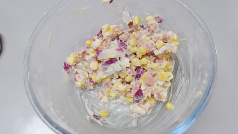 Steps for Making Salad Corn Ham Rye Bread