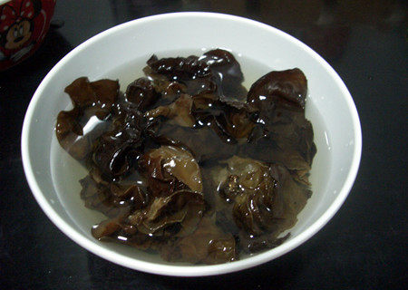 Steps for Stir-Fried Black Fungus and Mushroom