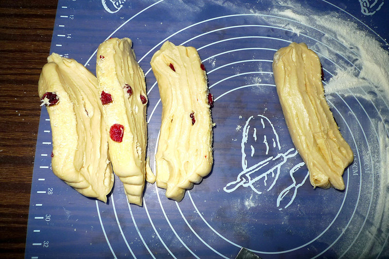 Steps for Making Cranberry Dried Toast with Layers