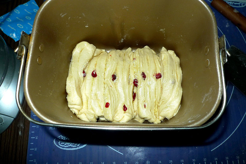 Steps for Making Cranberry Dried Toast with Layers