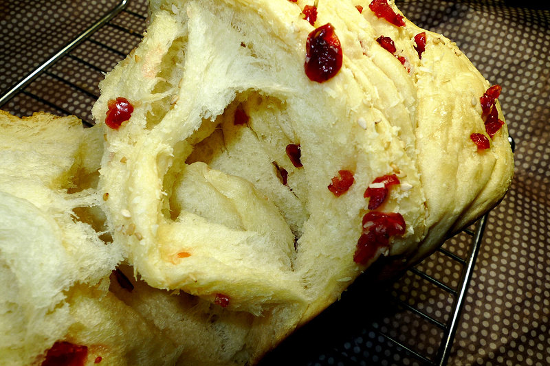 Steps for Making Cranberry Dried Toast with Layers