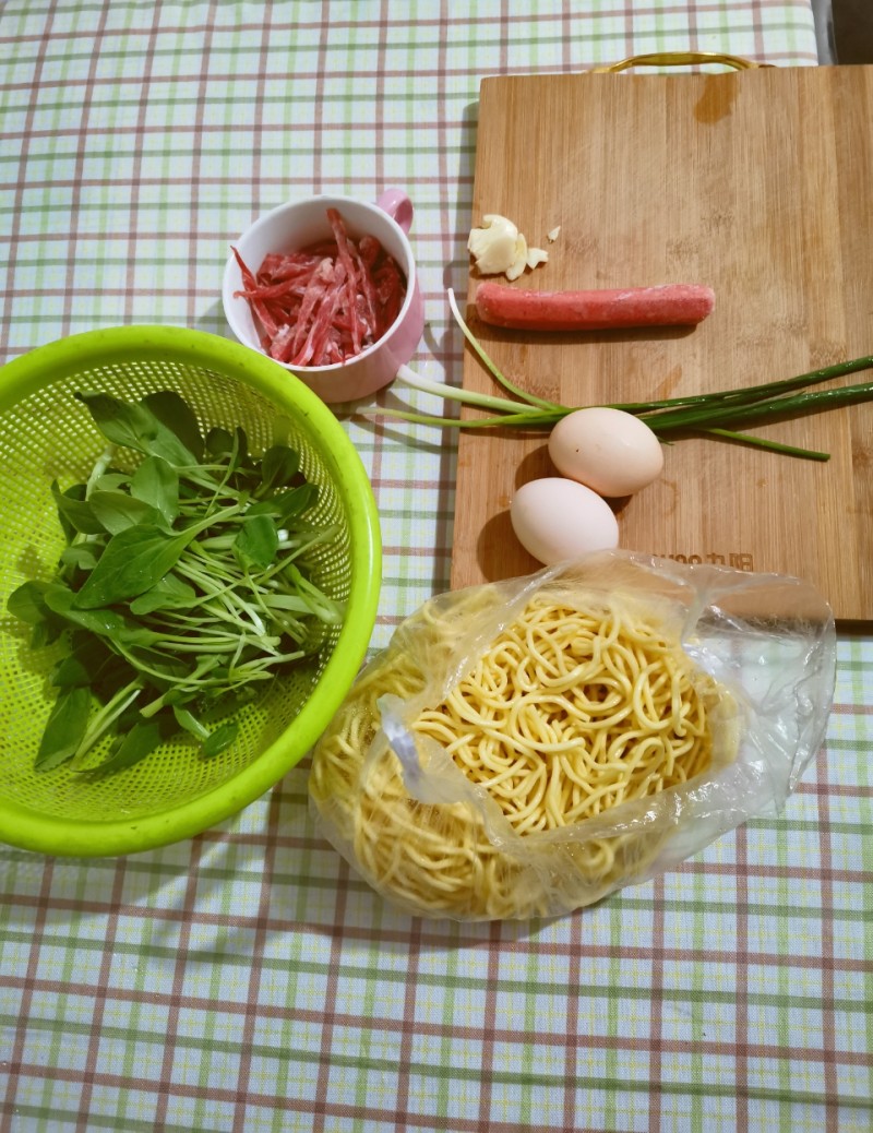 Steps for Making Homemade Fried Noodles