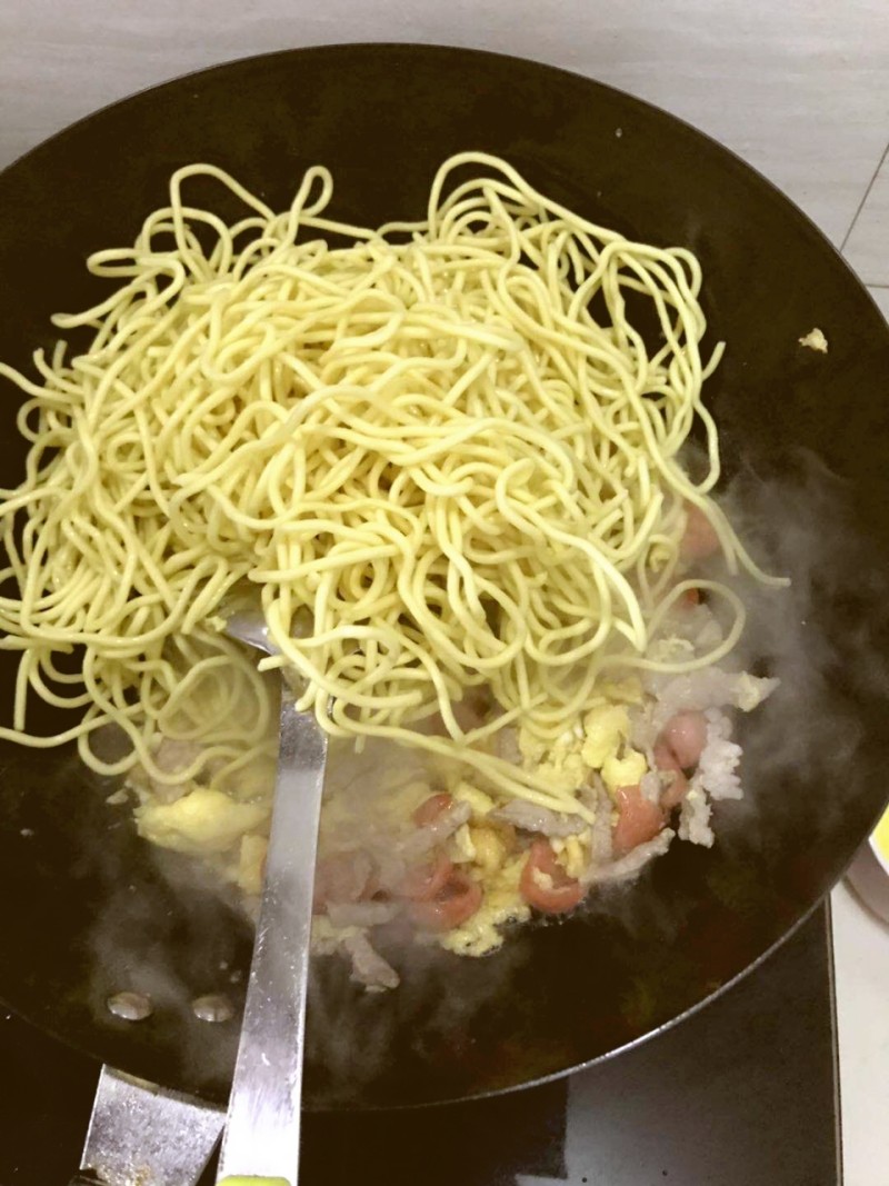 Steps for Making Homemade Fried Noodles