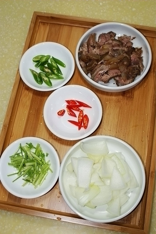 Steps for Cooking Home-style Cold Mixed Braised Beef Shank