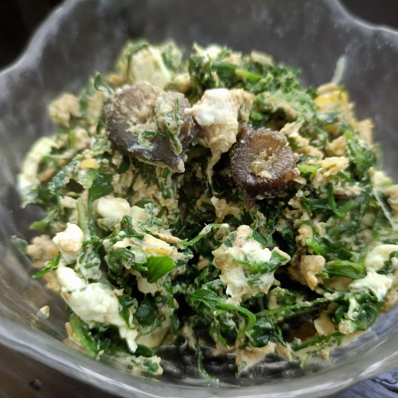 Steps for Making Chicken Gizzard Herb Sea Cucumber Scrambled Eggs