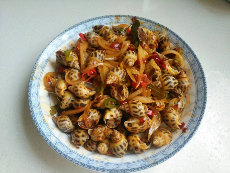 Steps for Making Spicy Stir-Fried Whelk