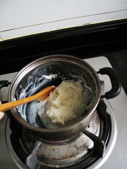 Enjoy Bread While Keeping Healthy - Black Currant Walnut Toast (Tangzhong Method) Step-by-Step