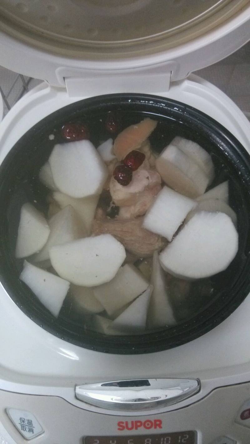 Steps for Cooking Radish and Pork Bone Nourishing Soup