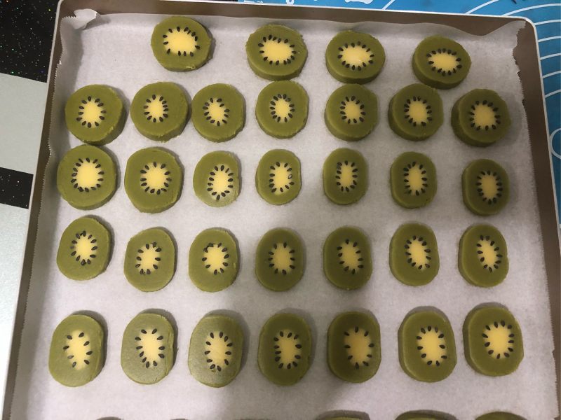 Steps to Make Kiwi Shaped Cookies