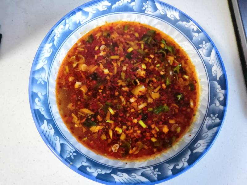 Steps to Make Delicious and Spicy Red Oil and Vinegar Sauce for Soup