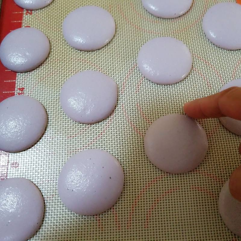 Steps for Making Italian Macarons