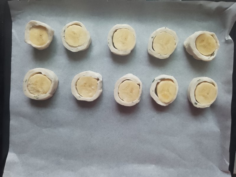 Steps for Making Banana Pastry