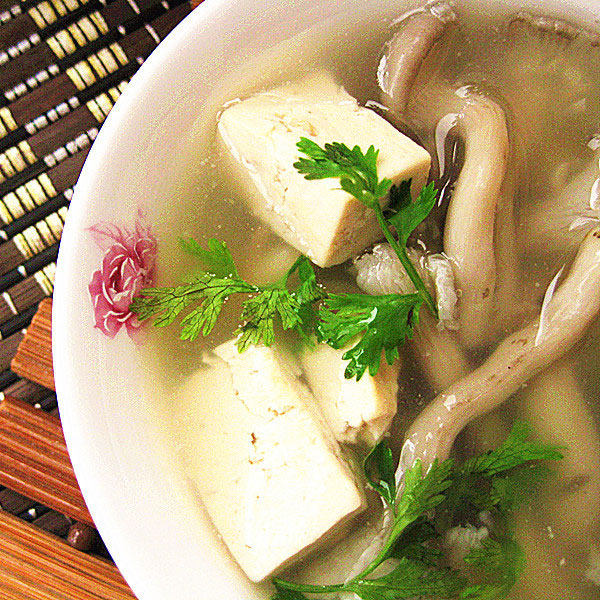 Delicious and Nourishing Soup - Mushroom and Tofu Soup