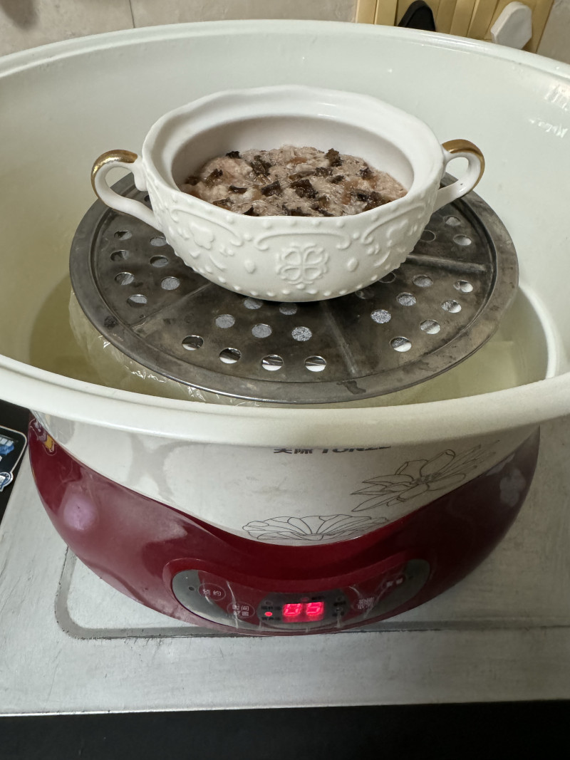 Steps for Cooking Steamed Meatloaf with Matsutake