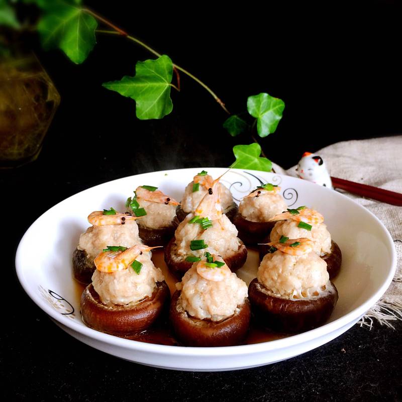 Stuffed Flower Mushrooms with Phosphorus Shrimp Meat