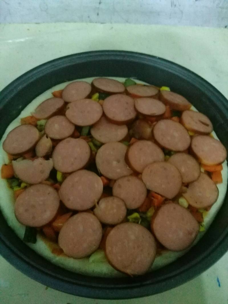 Detailed steps for making the sausage pizza that beats Pizza Hut