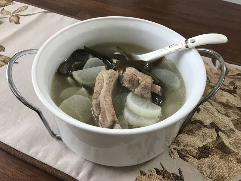 Kelp Radish Pork Rib Soup