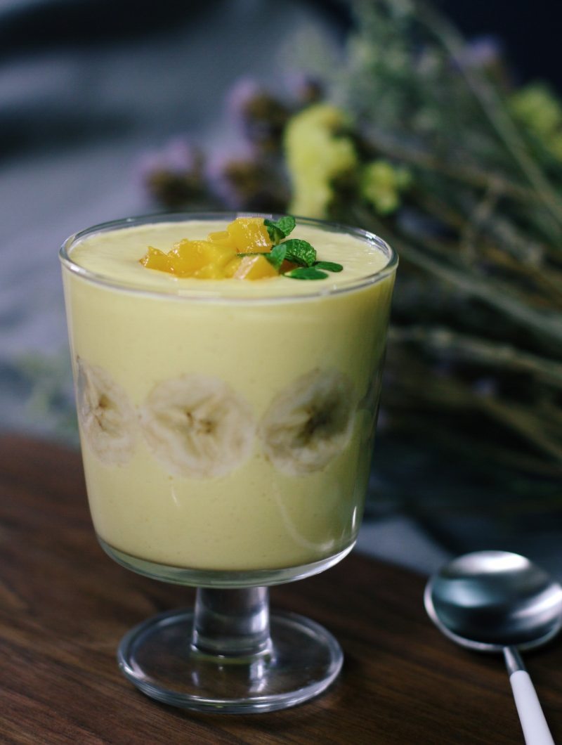 Banana Mango Smoothie - Healthy Drink in a Cup