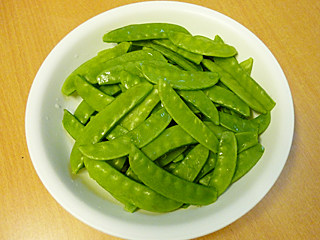 Step-by-Step Instructions for Sautéed Dried Squid with Snow Peas