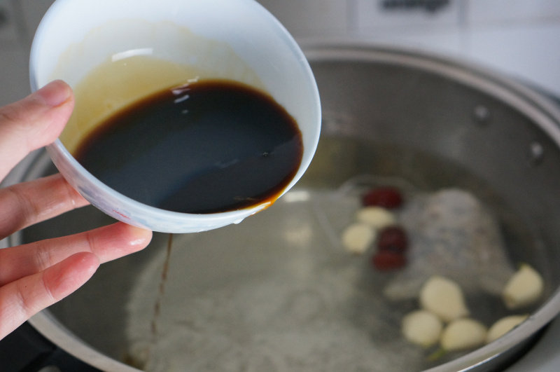 Steps for Cooking Dried Bean Curd, Egg, and Braised Duck Tongue