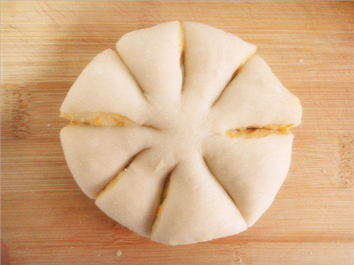 Steps to Make Pumpkin Flower Steamed Buns