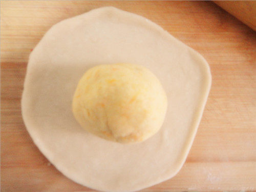 Steps to Make Pumpkin Flower Steamed Buns