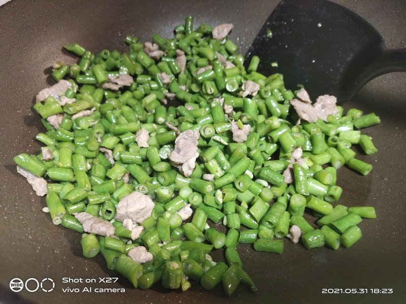 Steps for Cooking Stir-Fried Pork with Green Beans