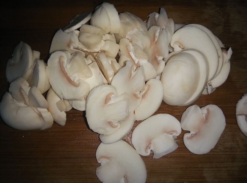 Steps for cooking Stewed Mixed Mushrooms