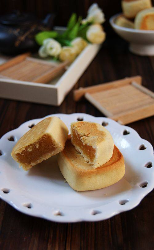 Unforgettable Crispy Treat - Pineapple Cake