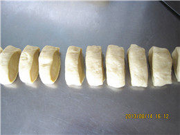 Steps for Making Delicious Milk and Egg Baked Pastry