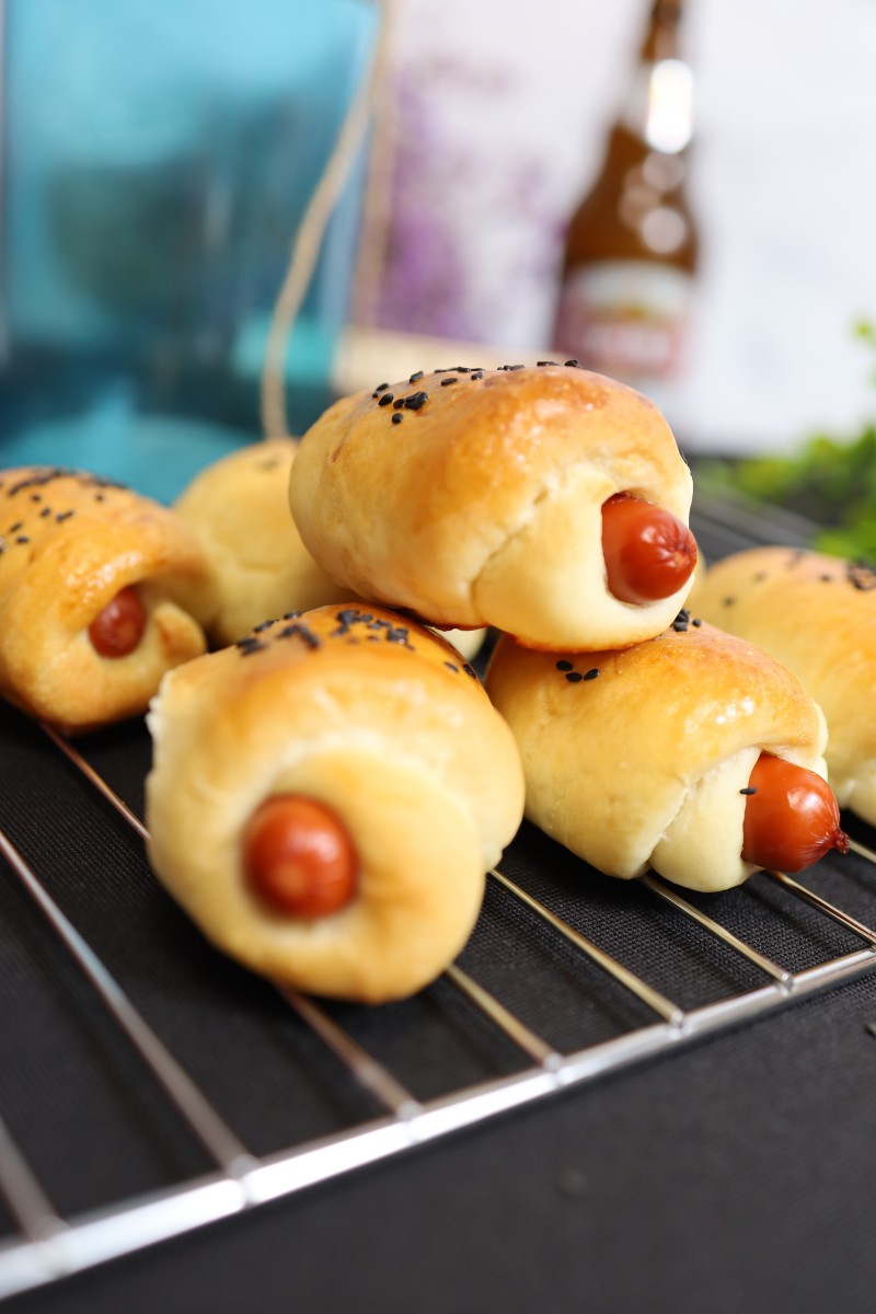 Beer Hot Dog Buns (Rich and Flavorful)