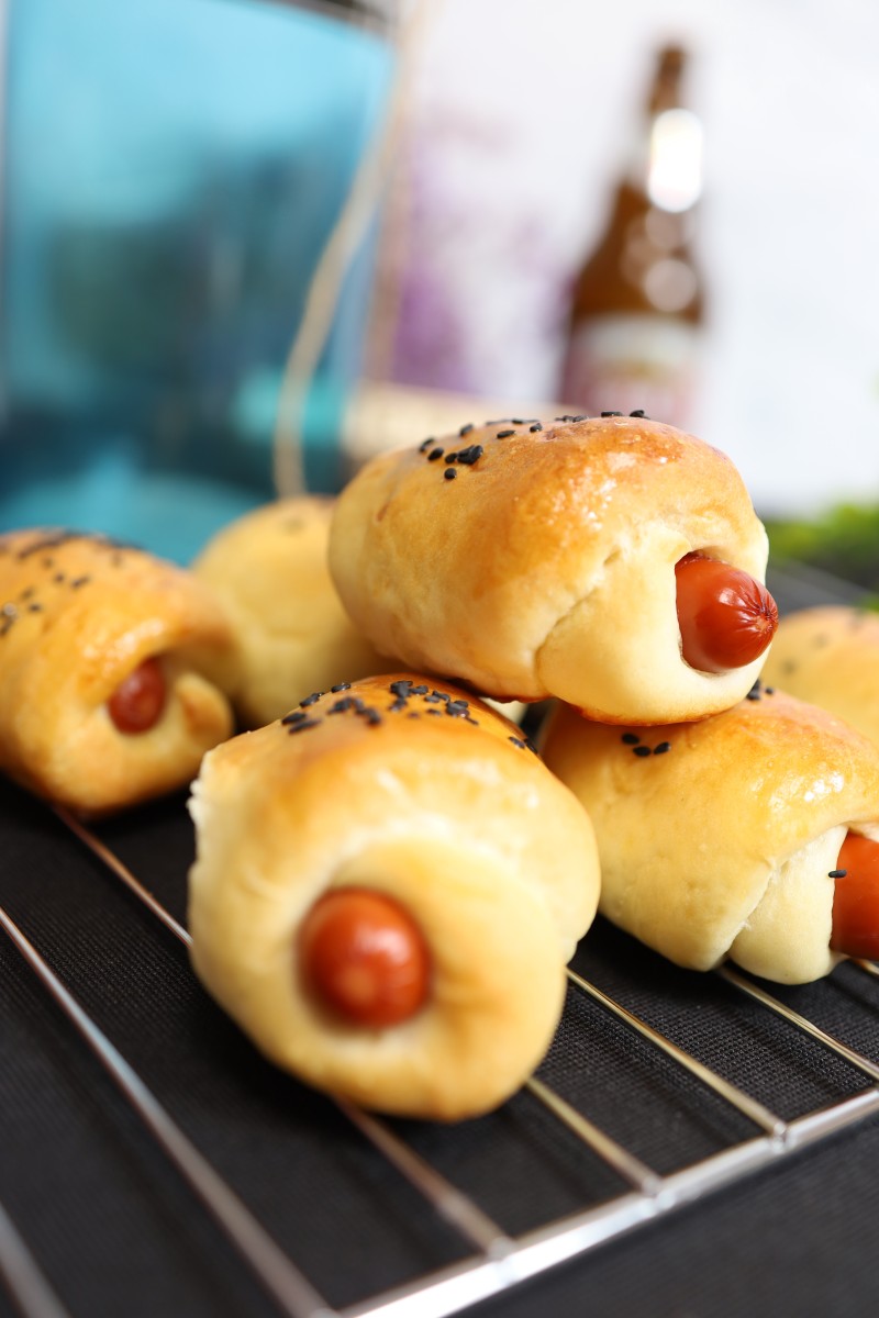 Beer Hot Dog Buns (Rich and Flavorful)