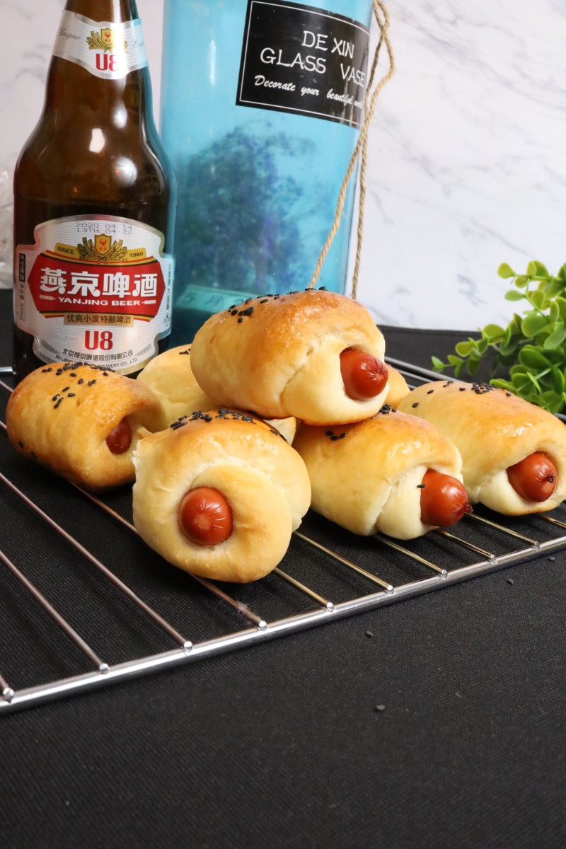 Beer Hot Dog Buns (Rich and Flavorful)