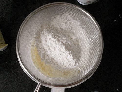 Steps to Make Matcha Cake Roll