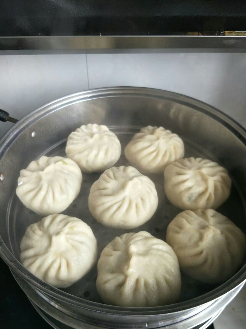 Radish and Vermicelli Pork Buns